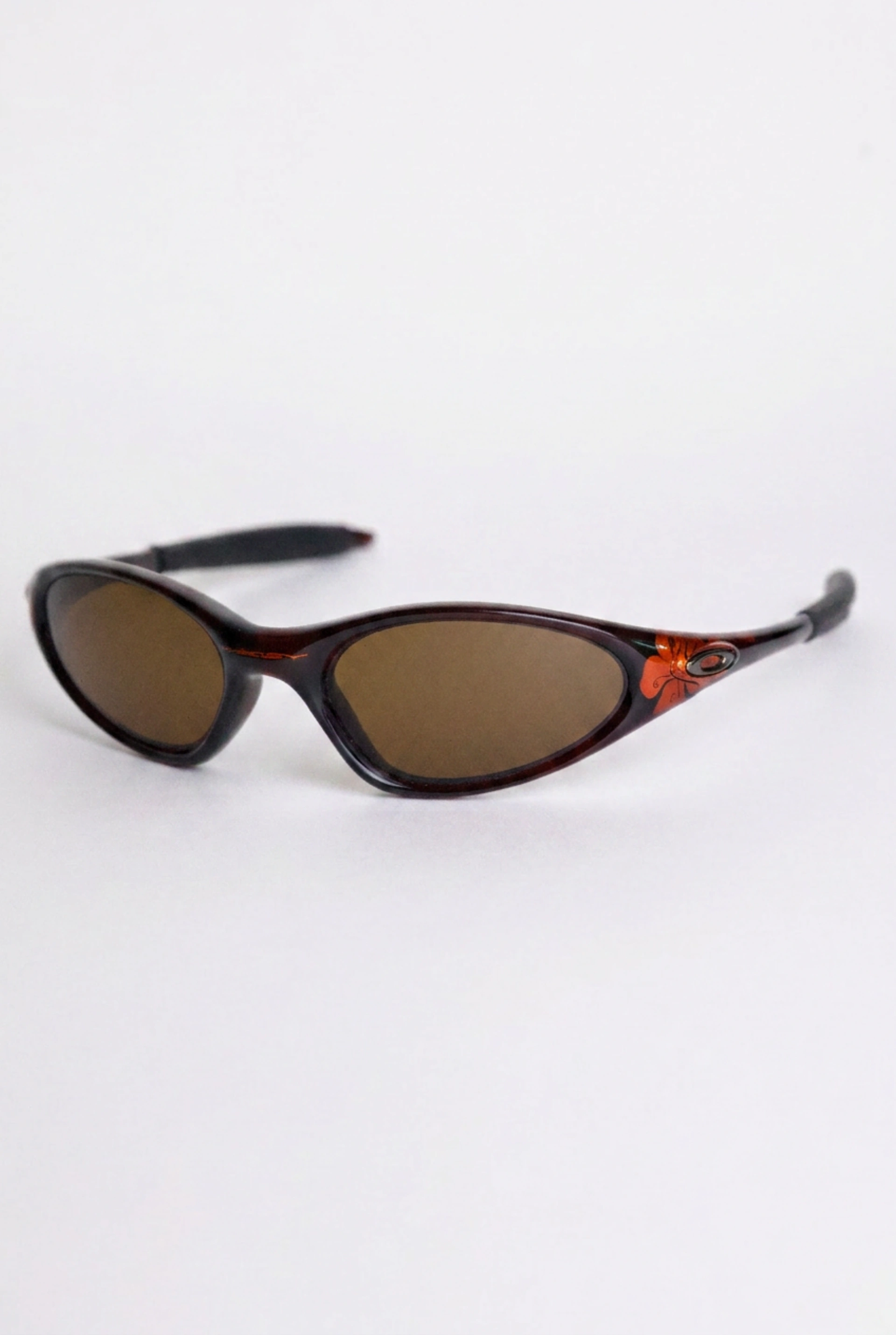 Minute — Tangerine w/ Flower / VR28 Black Iridium