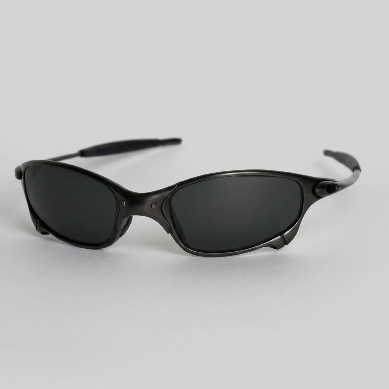 Juliet — Carbon / Black LineGear